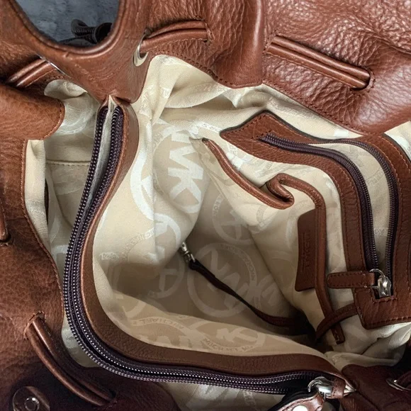Beautiful brown leather Michael Kors bag. - Picture 11 of 13